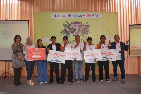 BNI Jelajah Kopi Nusantara Salurkan Bantuan Bagi Petani di Temanggung - JPNN.COM