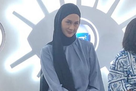 Paula Verhoeven Baru Pertama Kali Jalani Pemeriksaan Mata, Ini Alasannya - JPNN.COM