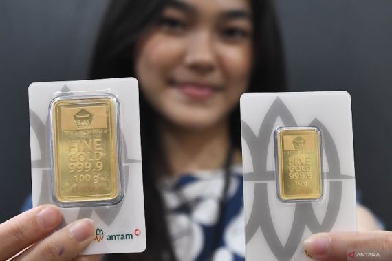 Harga Emas Antam Hari Jumat 20 Desember 2024 Naik, Berikut Daftarnya - JPNN.COM