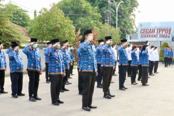 Kanim Bekasi Gelar Upacara Peringatan Hari Ibu - JPNN.COM