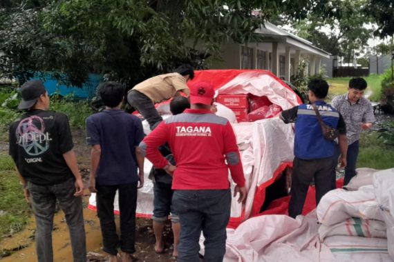 Gerak Cepat, Kemensos Salurkan Bantuan Korban Banjir Makassar - JPNN.COM