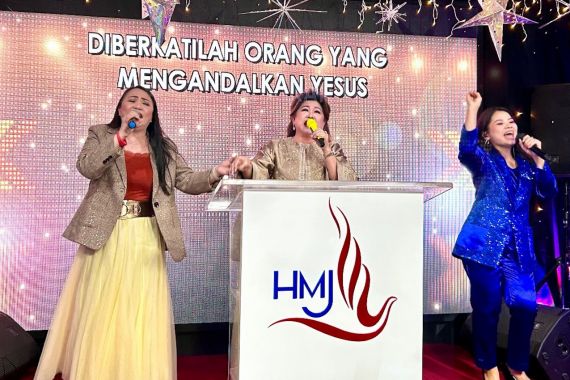 Natal Penuh Kasih dan Sukacita: KKR Natal GBI HMJ Kota Wisata Cibubur Berlangsung Meriah - JPNN.COM