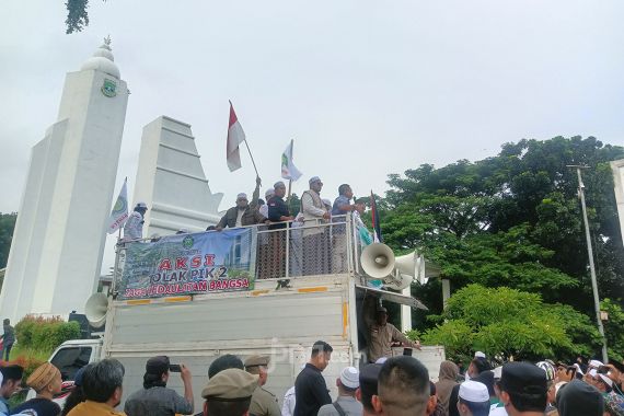 Lihatlah Aksi Warga Banten Tolak PSN PIK 2, Kiai Ikut Turun ke Jalan - JPNN.COM