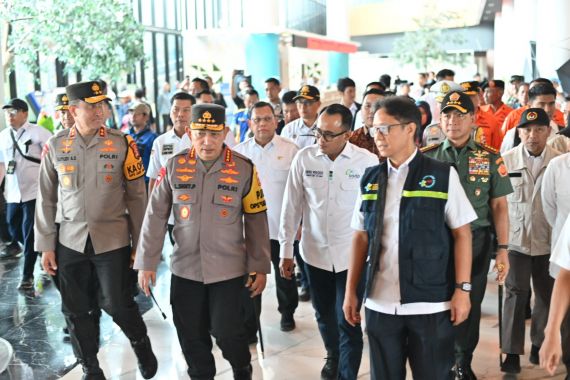 Menko Pratikno dan Stakeholder Tinjau Pelabuhan Merak untuk Pastikan Kelancaran Nataru - JPNN.COM