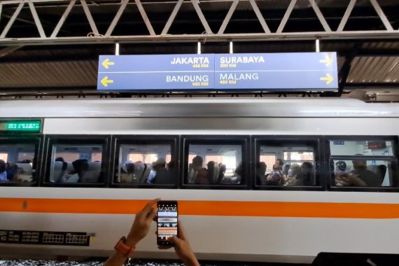 4 Hari Libur Nataru, 175.594 Penumpang Keluar Masuk Stasiun Daop 4 Semarang - JPNN.COM