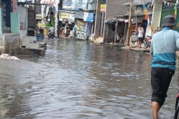 Banjir Rob Kembali Merendam Satu RT di Pluit Jakarta Utara - JPNN.COM