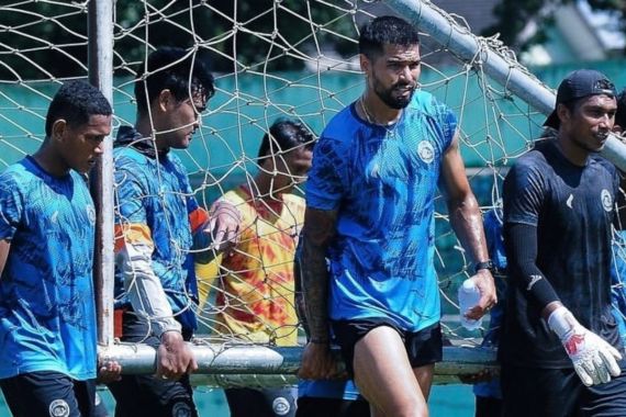 Menjelang Bertandang ke Padang, Arema FC Kebanjiran Tawaran - JPNN.COM