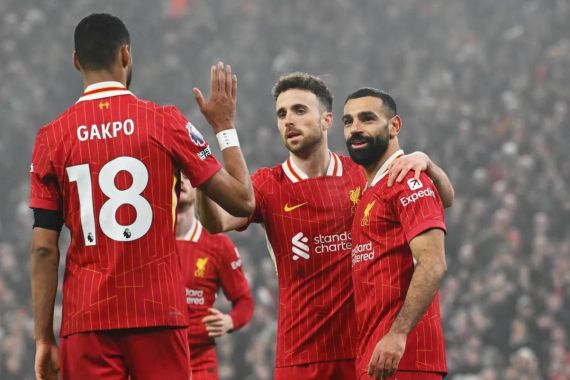 Liverpool Menang Comeback, Man United KO, Cek Klasemen - JPNN.COM