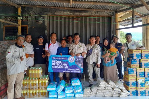 Forum PPPK Buktikan Kepeduliannya terhadap Korban Banjir Sukabumi - JPNN.COM