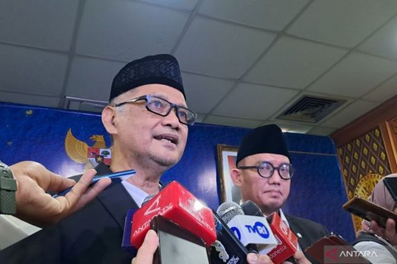 Pemerintah Bakal Bahas Rencana Penurunan Biaya Haji dengan DPR Siang Ini - JPNN.COM