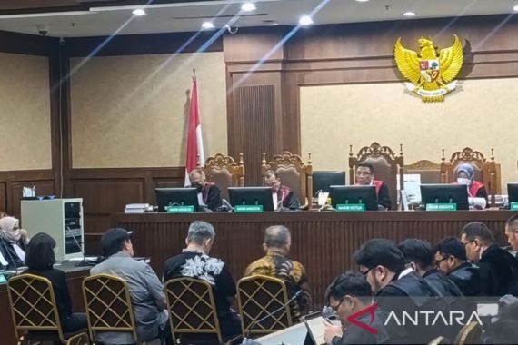 Hakim Tetapkan Kerugian Lingkungan Kasus Timah Rp271 Triliun - JPNN.COM