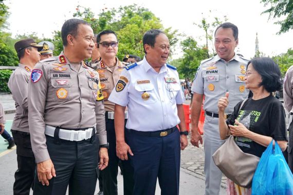 Dirut Jasa Raharja & Wamenhub Sidak Bus Pariwisata di Prambanan Untuk Cegah Kecelakaan - JPNN.COM