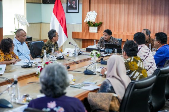 Menhut Raja Juli Bertemu Perwakilan CSO, Bahas Soal Pengelolaan Hutan Adat - JPNN.COM