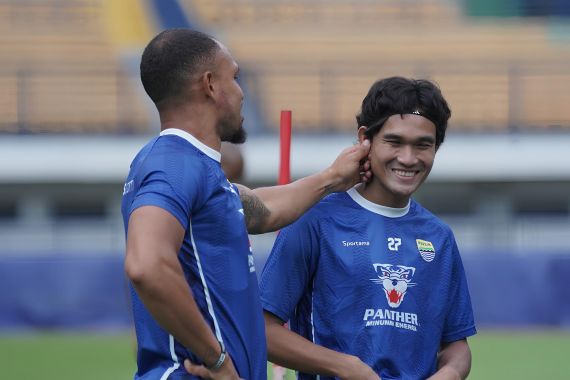 Bojan Hodak Bocorkan Alasan Zalnando tak Bisa Main saat Persib Jumpa Bali United - JPNN.COM