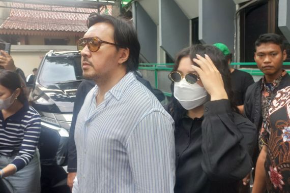 Sidang Kasus Dugaan Video Syur Audrey Davis Ditunda, Ini Alasannya - JPNN.COM