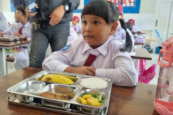 Inilah Menu Makan Bergizi Gratis Hari Pertama - JPNN.COM