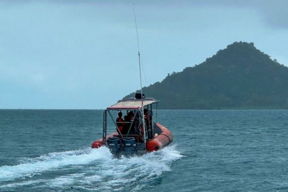 2 Warga Serasan Hilang di Perairan Pulau Merundung, Basarnas Natuna Melakukan Pencarian - JPNN.COM