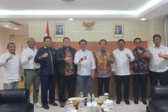 Beraudiensi dengan Menteri LH, Ketum IKA SKMA Bicara Implementasi Ekonomi Hijau - JPNN.COM