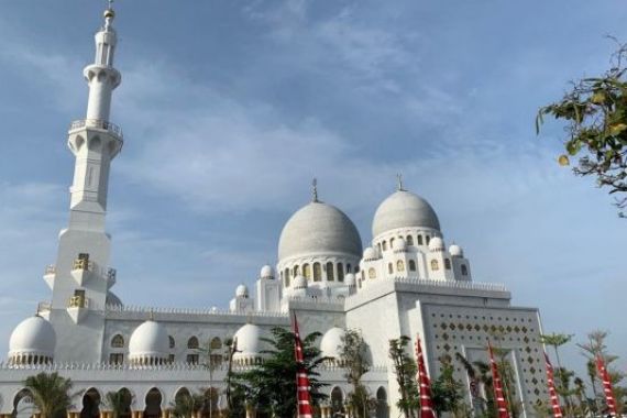 Pemprov Jateng: Masjid Sheikh Zayed Solo Paling Ramai Dikunjungi selama Libur Nataru - JPNN.COM