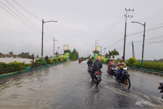 BPBD Sumenep Dirikan Posko Siaga Untuk Tekan Risiko Bencana - JPNN.COM