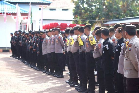 Ratusan Polisi Dikerahkan untuk Amankan Penetapan Gubernur-Wagub Papua Barat - JPNN.COM