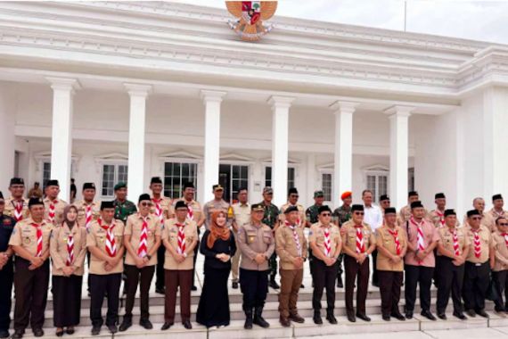 Penjabat Gubernur Jatim Luncurkan Program Makan Bergizi Gratis, Anggota DPD RI Lia Istifhama Mengapresiasi - JPNN.COM