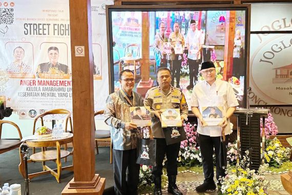 Buku Street Fighter, Panduan Mengelola Emosi dan Membangun Kesuksesan - JPNN.COM