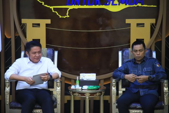 Gubernur Herman Deru Instruksikan Bawaslu Sumsel Awasi Ketat PSU Pilkada Empat Lawang Gubernur Herman Deru Instruksikan Bawaslu Sumsel Awasi Ketat PSU Pilkada Empat Lawang - JPNN.COM