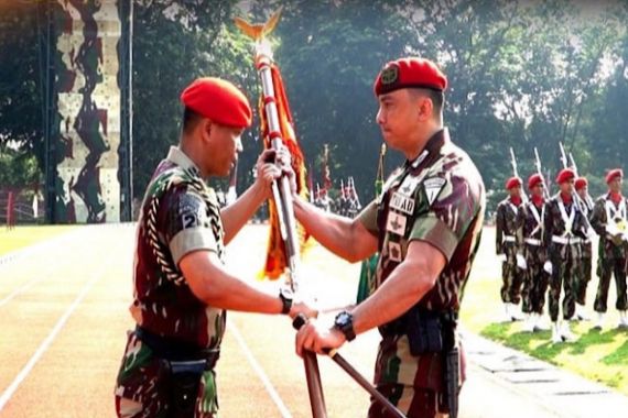 Mayor Hery Ismoyo & Wahyu Millian Resmi Jadi Komandan Batalyon Kopassus Mayor Hery Ismoyo & Wahyu Millian Resmi Jadi Komandan Batalyon Kopassus - JPNN.COM