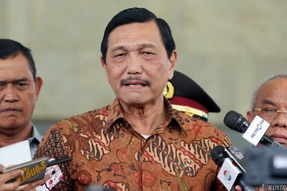 Pak Luhut Geregetan, Gantungan Pakaian pun Impor ke Indonesia - JPNN.COM