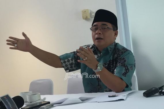 Akom: Serbuan TKA Ilegal Fakta Tak Terbantahkan - JPNN.COM