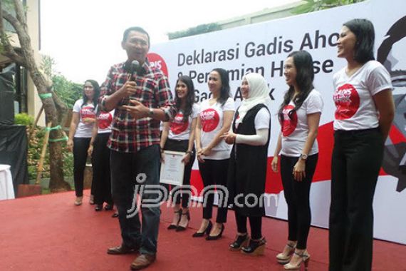 Kampanye di Cipete, Gadis Ahok Tak Ajak Ahok - JPNN.COM