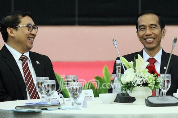Paspampres Halangi Anies Dampingi Jokowi, Ini Kata Fadli Zon - JPNN.COM