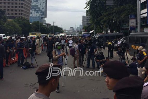 Sidang Ahok Dimulai, Pendukungnya Belum Juga Muncul - JPNN.COM