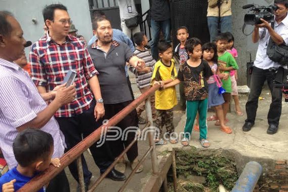 Ahok Blusukan ke Kalisari, Warga Rela Tinggalkan Dapur - JPNN.COM