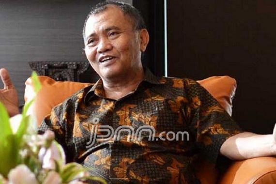 Bupati Klaten 'Dibungkus' Penyidik KPK - JPNN.COM