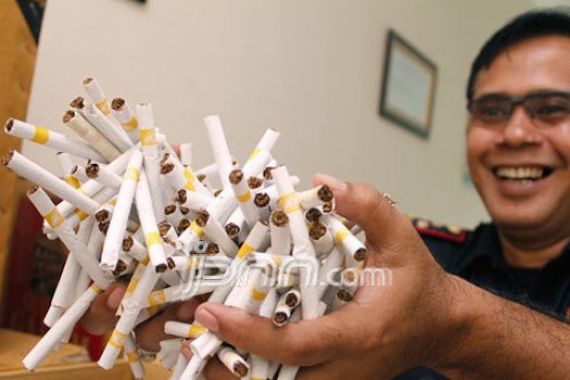 Miras dan Rokok Tanpa Cukai Terpaksa Dimusnahkan - JPNN.COM