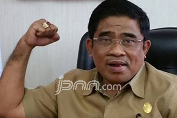Plt Gubernur Ikhlas Dikalahkan Warga Bukit Duri - JPNN.COM
