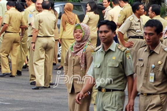 Instansi Buka Sabtu Minggu, PNS Tetap Punya Hak Libur - JPNN.COM