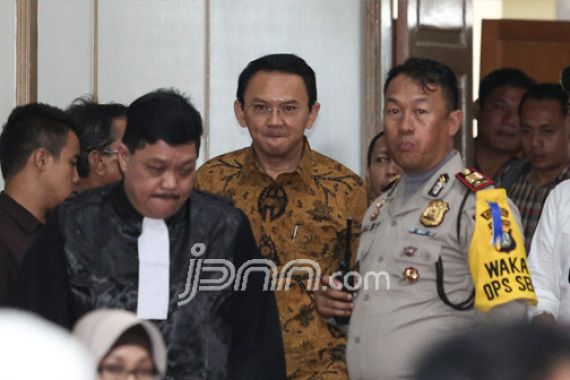 Minta Sidang Ahok Ditunda, Pengadilan Kritik Polisi - JPNN.COM