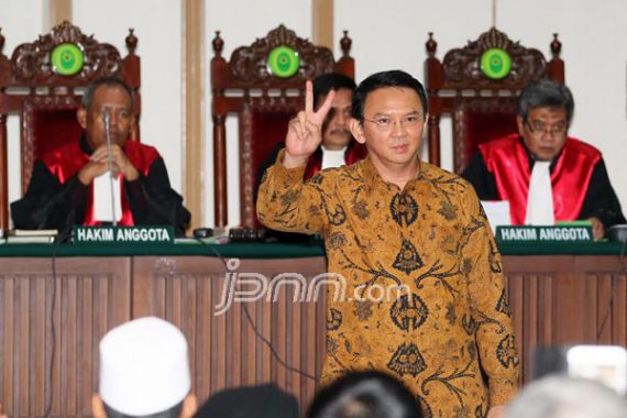 Beginilah Jurus Kubu Ahok Mentahkan Kesaksian Ketum MUI - JPNN.COM