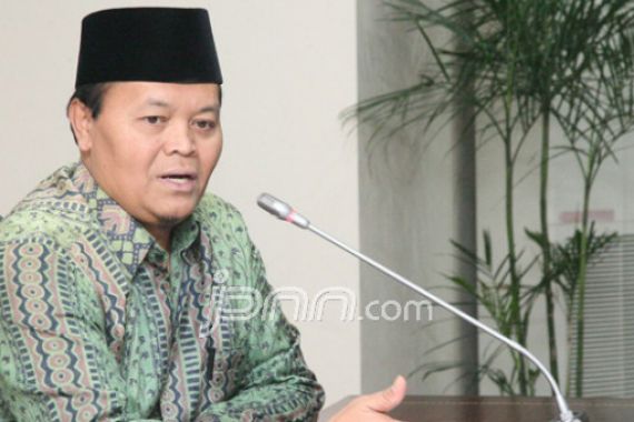 Ketum Golkar Tetap Menteri, Silakan Nilai Konsistensi Jokowi - JPNN.COM