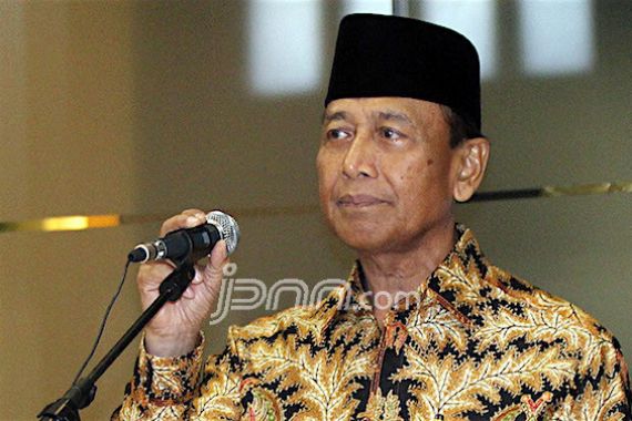 Pak Wiranto Tegaskan Presiden Jokowi Bukan Dewa Penentang Azan - JPNN.COM