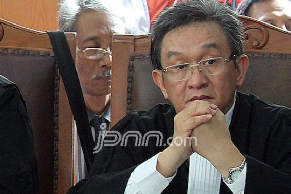 Maqdir Ismail Ingatkan KPK Setop Bidik Sjamsul Nursalim - JPNN.COM