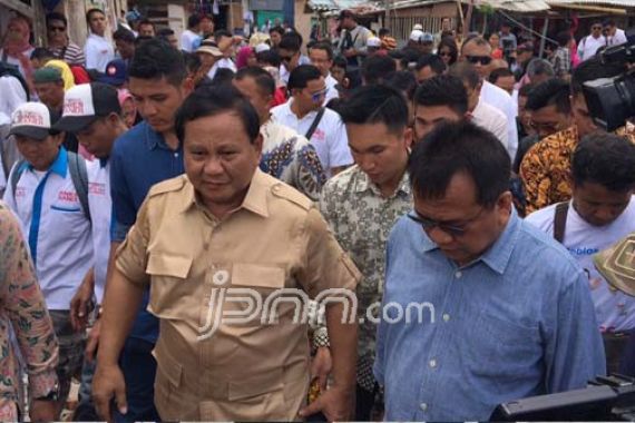 Prabowo dan Anies Keliling di Kampung Akuarium - JPNN.COM