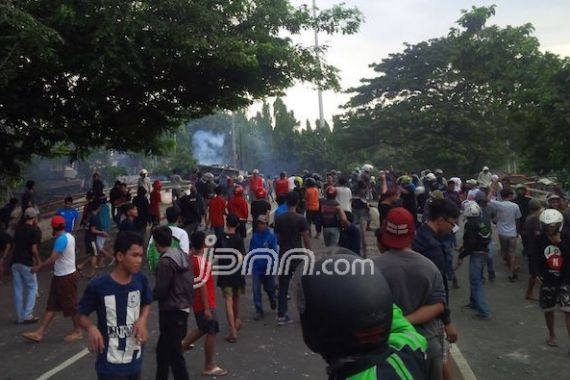 Warga Manggarai Tawuran, Ratusan Polisi Dikerahkan - JPNN.COM