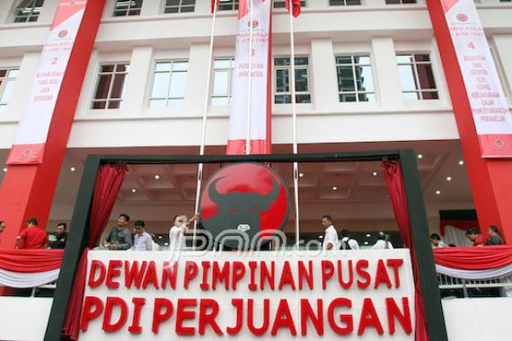 Elite PPP Temui Megawati di Kantor PDIP Siang Ini, Datang dengan Berjalan Kaki - JPNN.COM