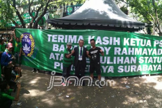 Status Persebaya Dipulihkan, Begini Reaksi Bonek - JPNN.COM