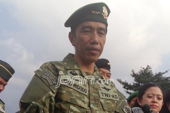 Jokowi Minta TNI-Polri Cekatan Sikapi Perubahan - JPNN.COM