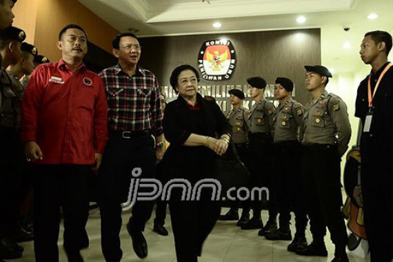 Pak Ahok, Kapan Ya Bu Mega Turun Gunung? - JPNN.COM